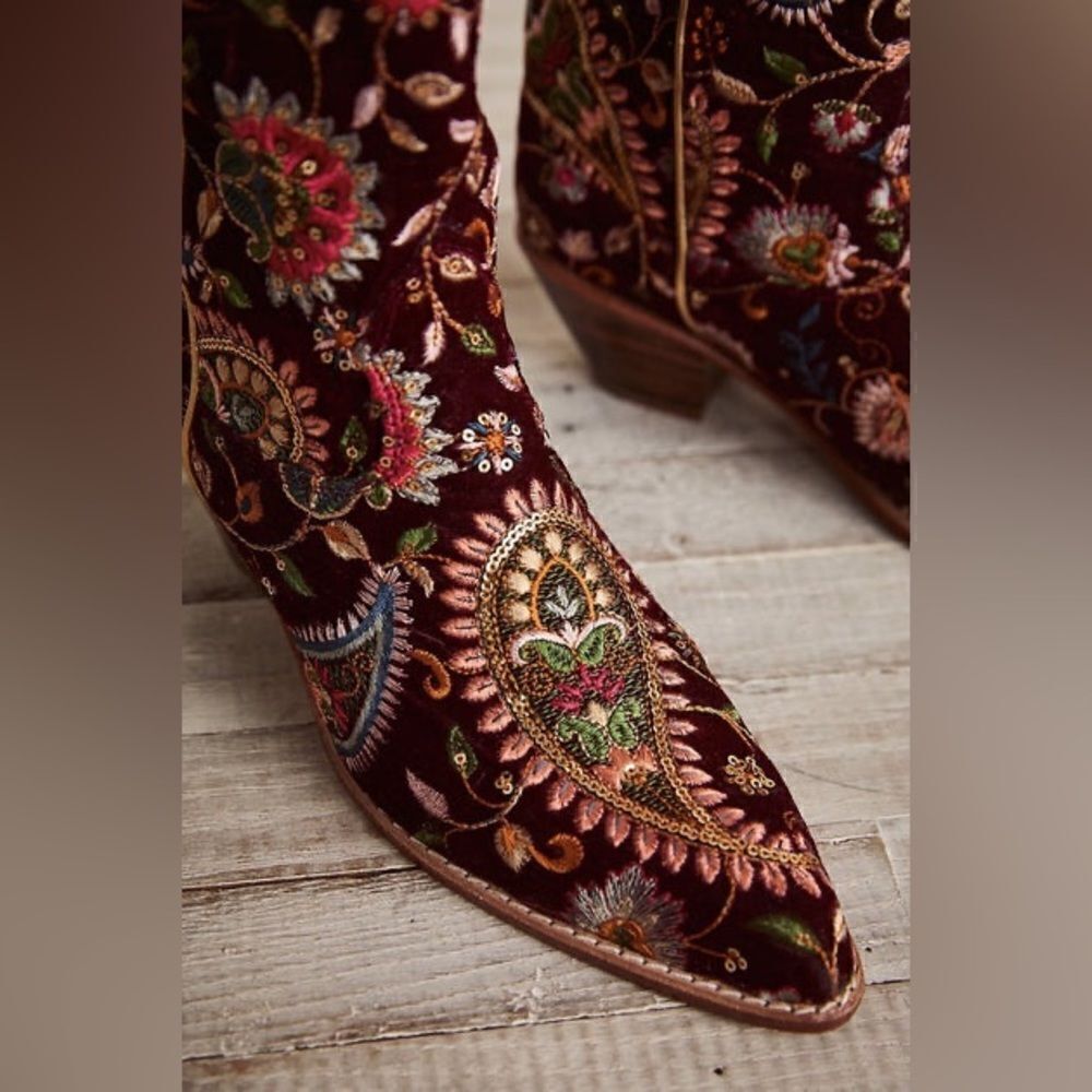 Newmomo Newyorkevy Embroideredvelvetboots — image 3 of 8